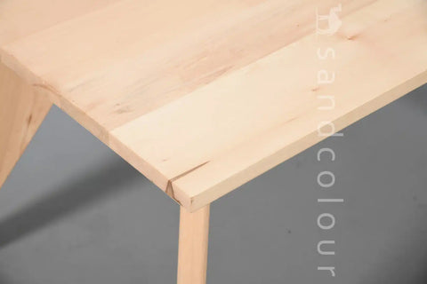 Kole Natural Table -hover